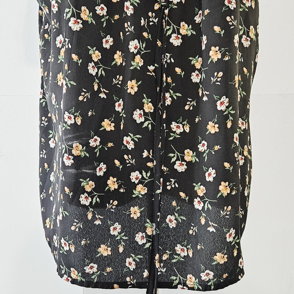 Shein Curve Size 1XL Polyester Black Multi-Colored Floral Ruffled Short-sleeved - Picture 11 of 16